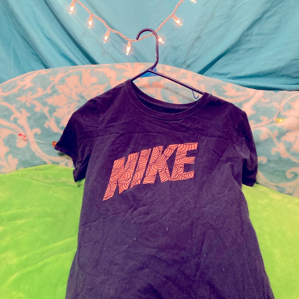 Nike women’s tshirt